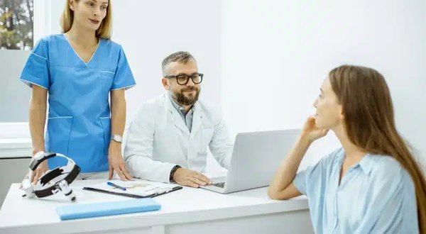 Quelle est la politique d'annulation au Centre dentaire Caroline Prud'homme ?